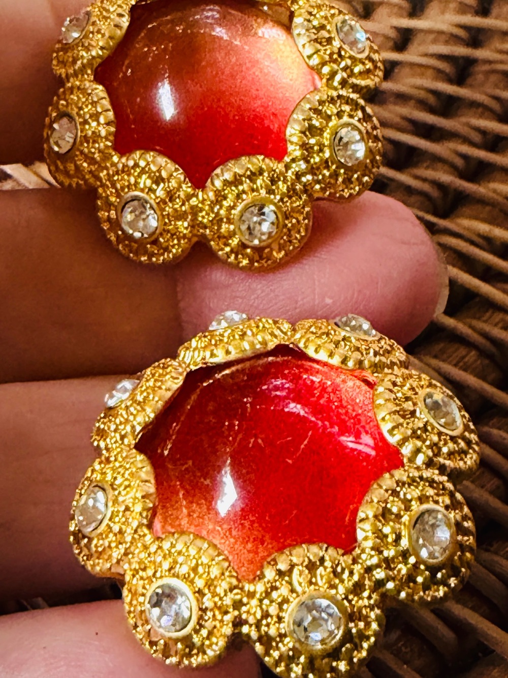Gold-Tone Vibrant Tangerine Glass Cabochon Crystal CLIP-ON Earrings Vintage ! - Picture 7 of 8